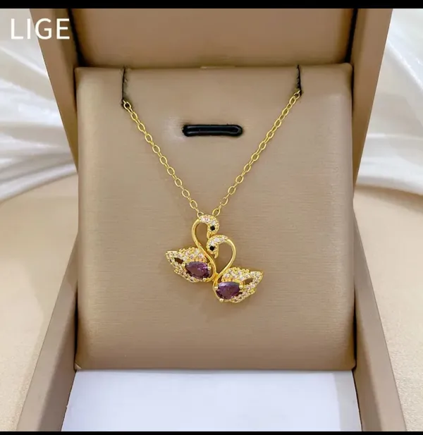 Gold_Alloy_Pendant_Necklace_Set_For_Women