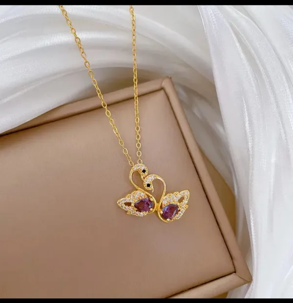 Gold_Alloy_Pendant_Necklace_Set_For_Women
