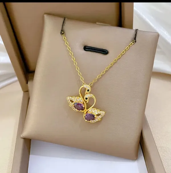 Gold_Alloy_Pendant_Necklace_Set_For_Women