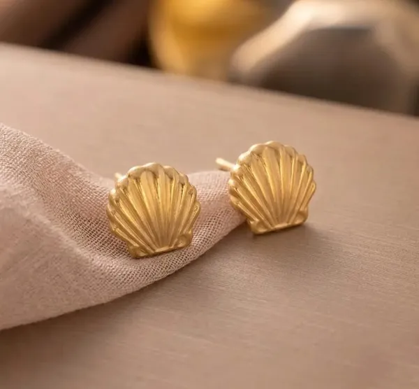 Elegant_Gold_Tone_Seashell_Stud_Earrings_For_Women_Textured_Shell_Design_Statement_Jewellery_For_Party_Wedding_Festive_Beach_Vacation_And_Everyday_Wear