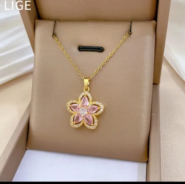Gold_Alloy_Pendant_Necklace_Set_For_Women