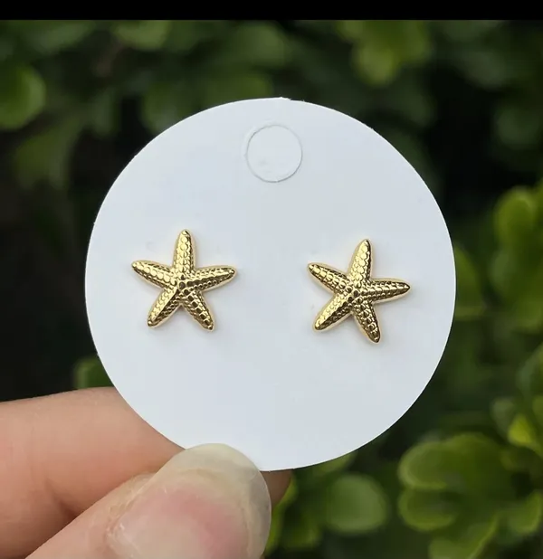 Gold_Tone_Starfish_Stud_Earrings_For_Women_Textured_Sea_Star_Design_Trendy_Minimalist_Jewellery_For_Beach_Vacation_Party_Casual_And_Everyday_Wear