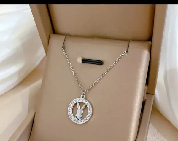 Silver_Alloy_Pendant_Necklace_For_Women