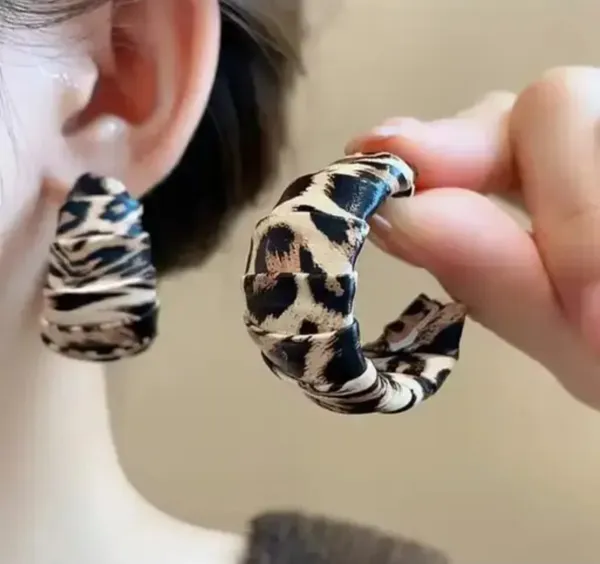 Leopard_Print_Earrings_For_Women_Gold_Posts_Chunky_Hoop_Design_Black_White_And_Brown_Animal_Print_Casual_Party_Jewelry_Set