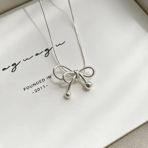Silver_Alloy_Pendant_Necklace_For_Women