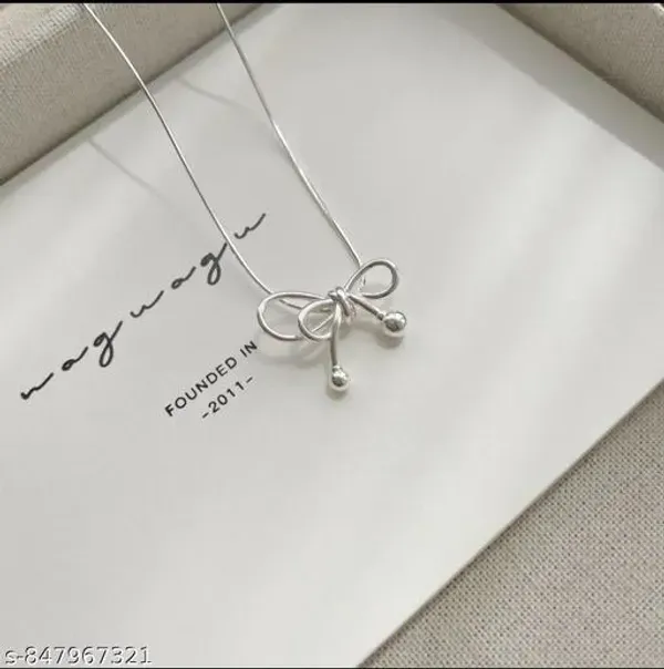 Silver_Alloy_Pendant_Necklace_For_Women
