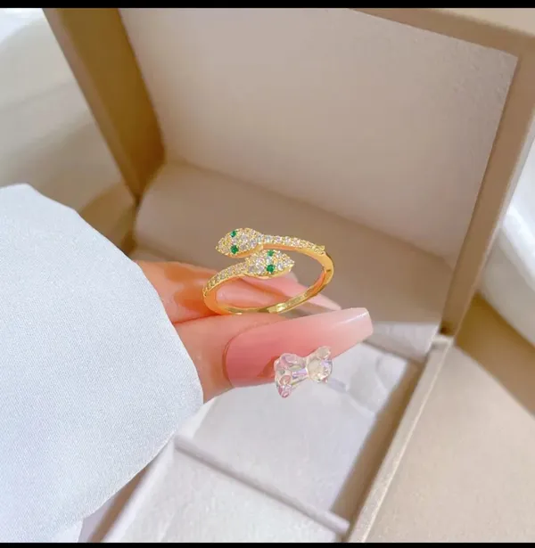 Gold_Alloy_Rings_For_Women