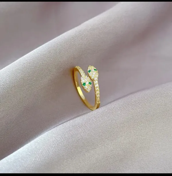 Gold_Alloy_Rings_For_Women