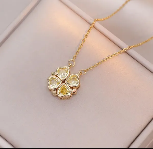 Gold_Alloy_Pendant_Necklace_For_Women