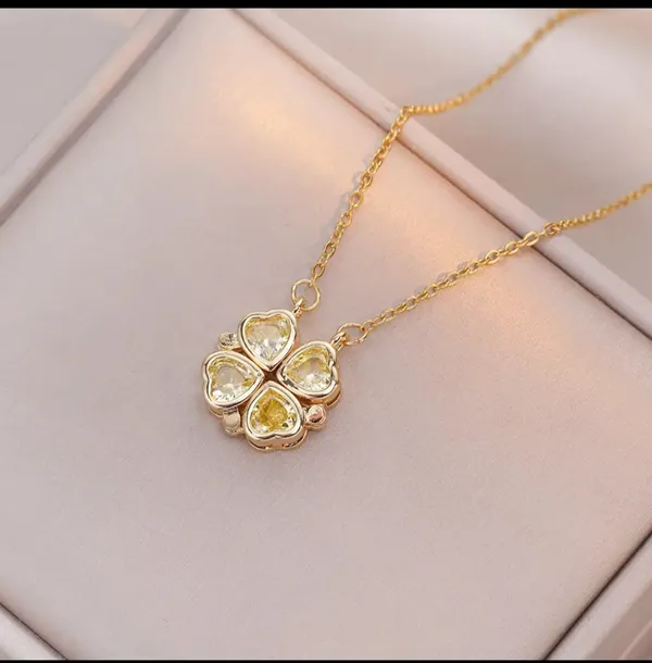 Gold_Alloy_Pendant_Necklace_For_Women