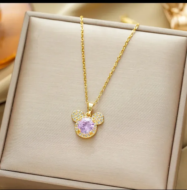 Gold_Alloy_Pendant_Necklace_For_Women