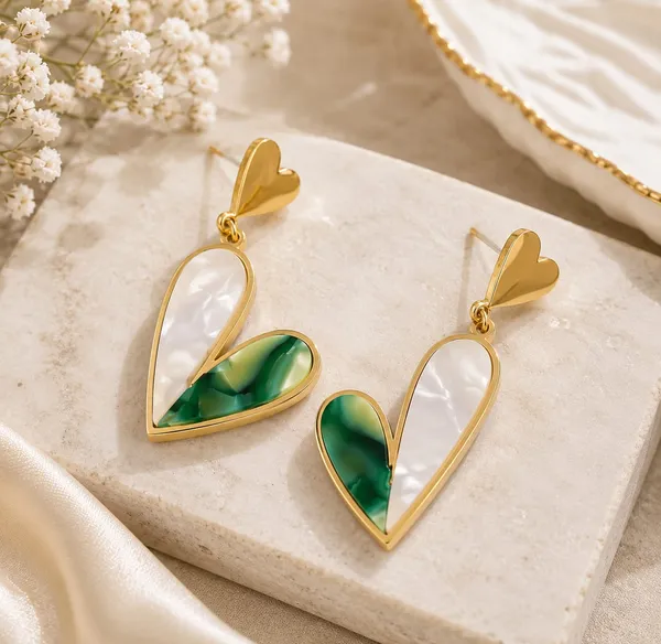 Elegant_Green_Marble_Heart_Drop_Earrings_For_Women_Gold_Tone_Mother_Of_Pearl_Statement_Jewellery_For_Party_Wedding_Festive_And_Everyday_Wear