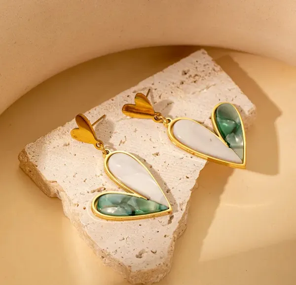 Elegant_Green_Marble_Heart_Drop_Earrings_For_Women_Gold_Tone_Mother_Of_Pearl_Statement_Jewellery_For_Party_Wedding_Festive_And_Everyday_Wear
