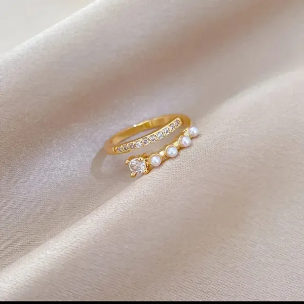 Gold_Alloy_Rings_For_Women