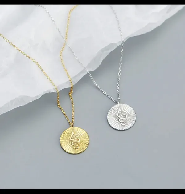 Gold_And_Silver_Alloy_Pendant_Necklace_For_Women