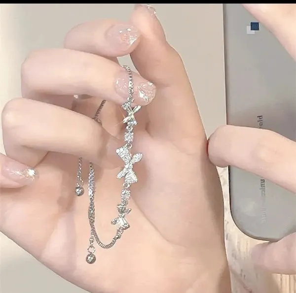 Silver_Alloy_Bracelet_For_Women