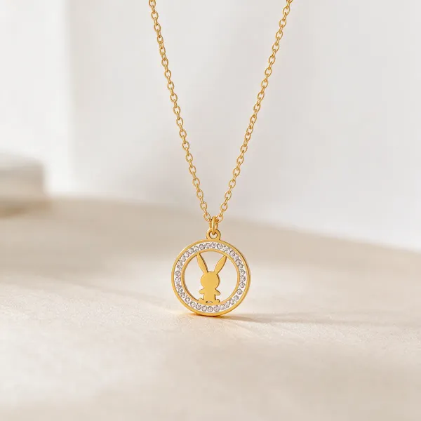 Gold_Alloy_Pendant_Necklace_For_Women