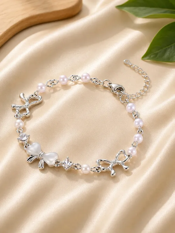 Elegant_Silver_Tone_Butterfly_Pearl_Bracelet_For_Women_With_White_Heart_Charms_Lustrous_Pearl_Beads_Sparkling_Crystal_Accents_And_Adjustable_Chain_Delicate_Fashion_Jewellery_For_Party_Casual_Festive_And_Everyday_Wear
