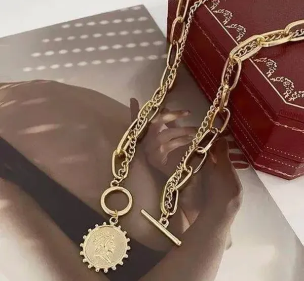 Gold_Alloy_Pendant_Necklace_Set_For_Women