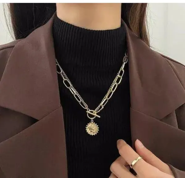 Gold_Alloy_Pendant_Necklace_Set_For_Women