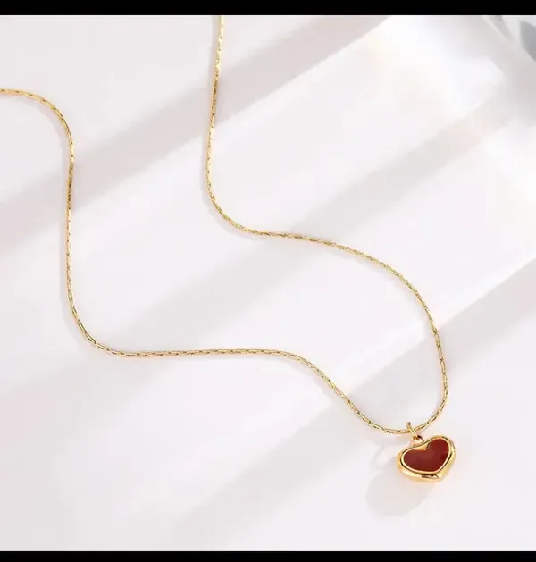 Gold_Alloy_Pendant_Necklace_For_Women