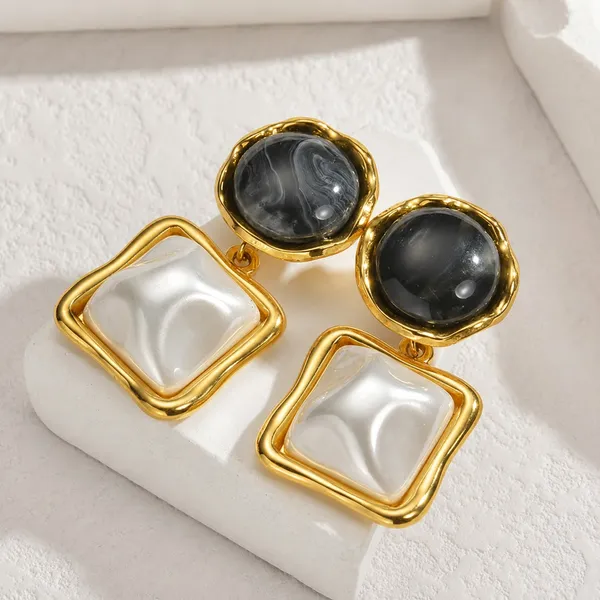 Elegant_Black_And_White_Square_Drop_Earrings_For_Women_Dual_Tone_Geometric_Design_With_Glossy_Marble_Effect_Stones_And_Gold_Tone_Border_Trendy_Fashion_Jewellery_For_Party_And_Daily_Wear