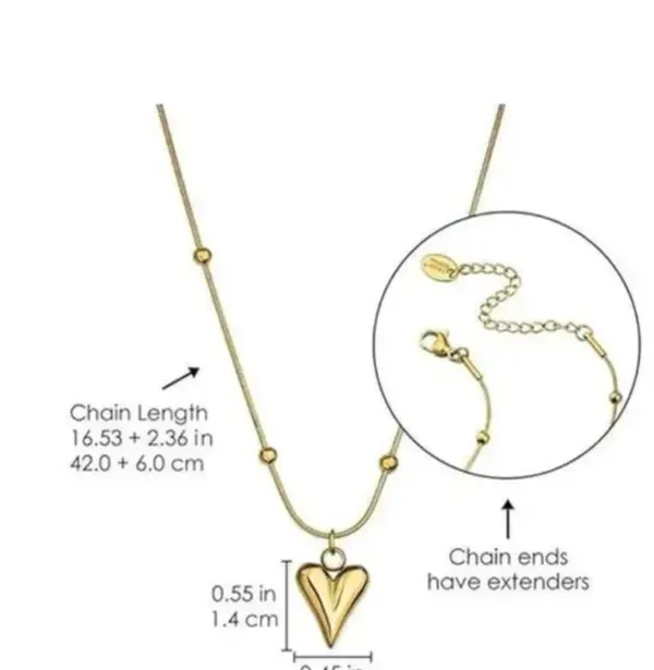 Gold_Alloy_Pendant_Necklace_For_Women