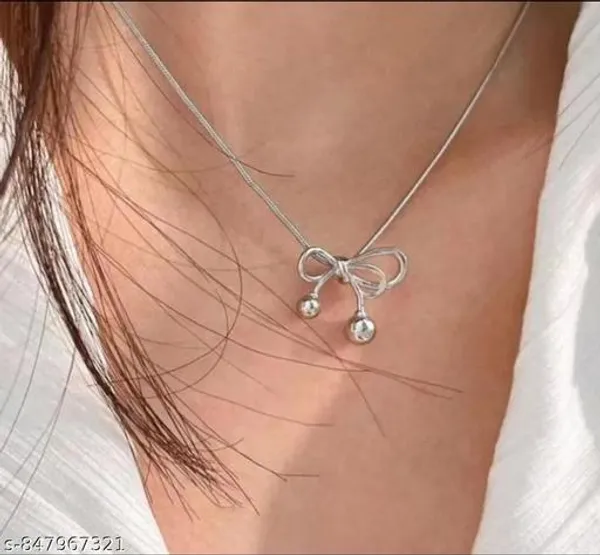 Silver_Alloy_Pendant_Necklace_For_Women