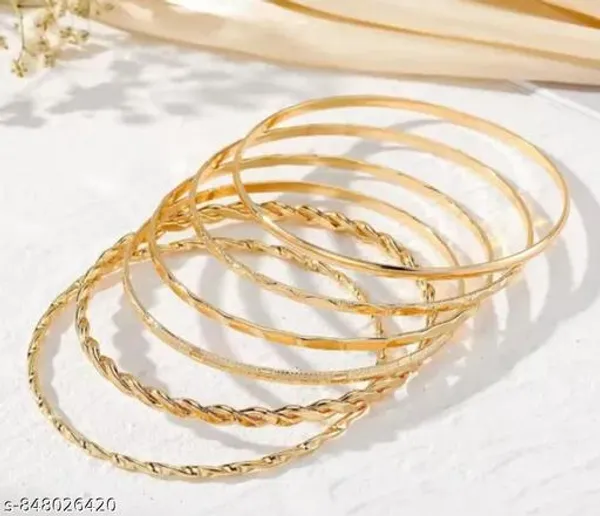Gold_Alloy_Bracelet_For_Women