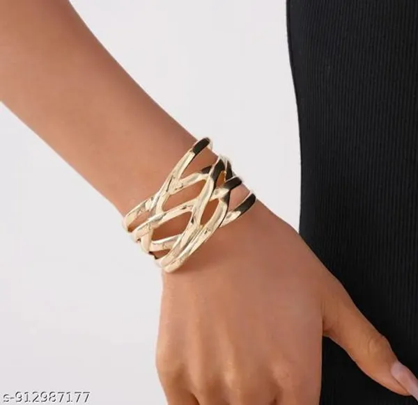 Gold_Alloy_Bracelet_For_Women