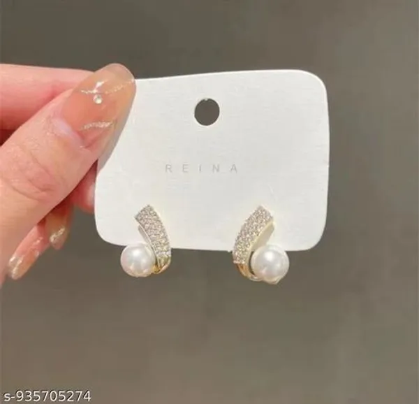 Gold_Alloy_Earrings_For_Women