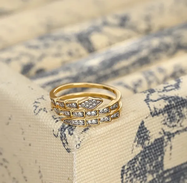Gold_Alloy_Rings_For_Women