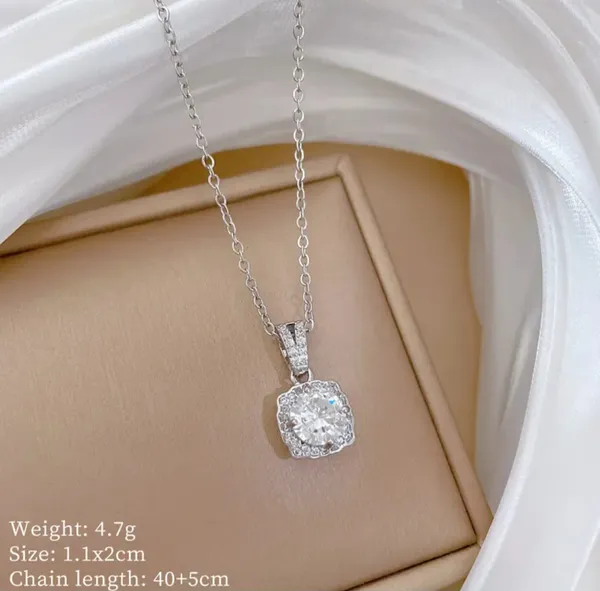 Silver_Alloy_Pendant_Necklace_For_Women