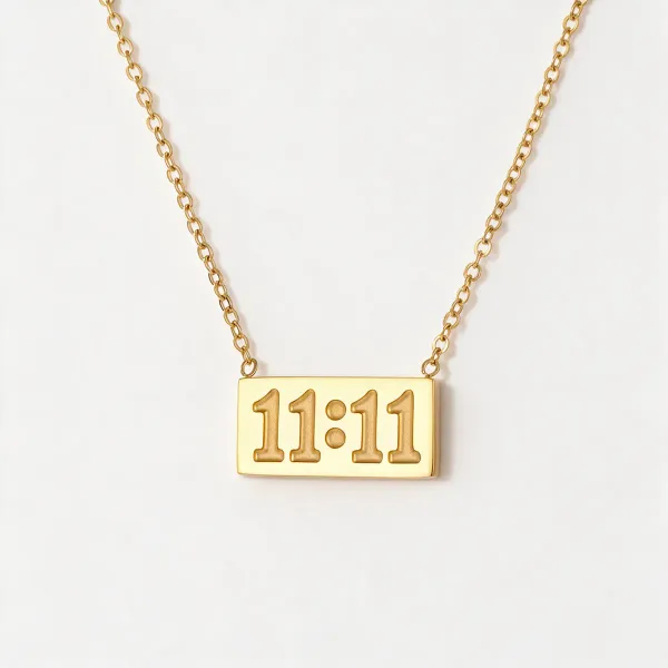 Gold_Alloy_Pendant_Necklace_For_Women