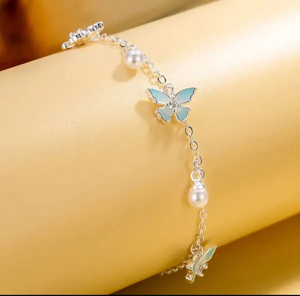 Silver_Alloy_Bracelet_For_Women