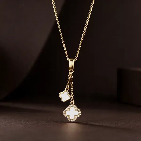 Gold_Alloy_Pendant_Necklace_For_Women