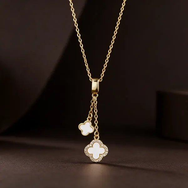 Gold_Alloy_Pendant_Necklace_For_Women