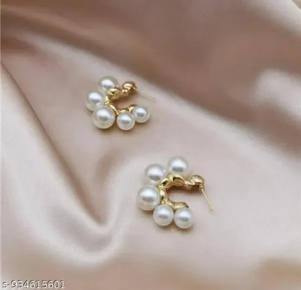 Gold_Alloy_Earrings_For_Women