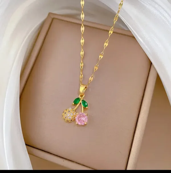 Gold_Alloy_Pendant_Necklace_Set_For_Women