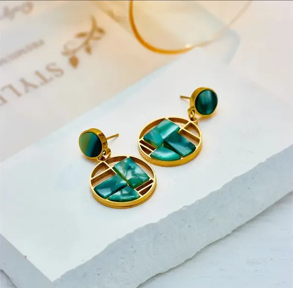 Elegant_Green_Marble_Stone_Gold_Tone_Geometric_Round_Drop_Earrings_For_Women_Stylish_Statement_Jewellery_For_Party_Festive_Wedding_And_Everyday_Wear