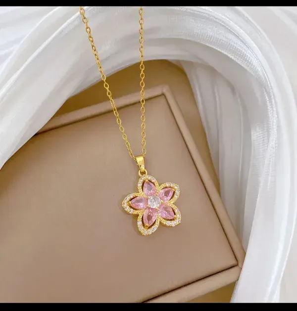 Gold_Alloy_Pendant_Necklace_Set_For_Women