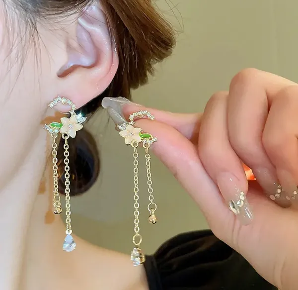 Elegant_Floral_Crystal_Hoop_Drop_Earrings_For_Women_Gold_Tone_Rhinestone_Flower_Chain_Statement_Jewellery_For_Party_Wedding_Festive_And_Special_Occasion_Wear