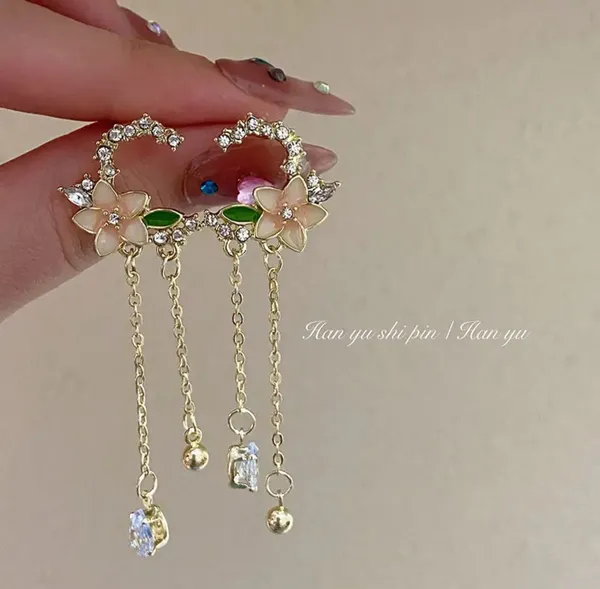 Elegant_Floral_Crystal_Hoop_Drop_Earrings_For_Women_Gold_Tone_Rhinestone_Flower_Chain_Statement_Jewellery_For_Party_Wedding_Festive_And_Special_Occasion_Wear