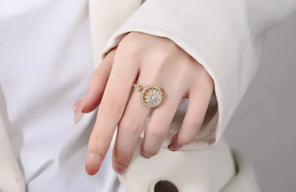 Gold_Alloy_Rings_For_Women