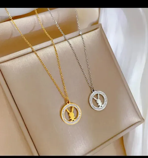 Gold_And_Silver_Alloy_Pendant_Necklace_For_Women