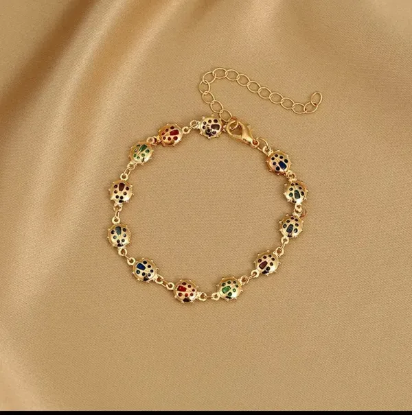 Gold_Alloy_Bracelet_For_Women