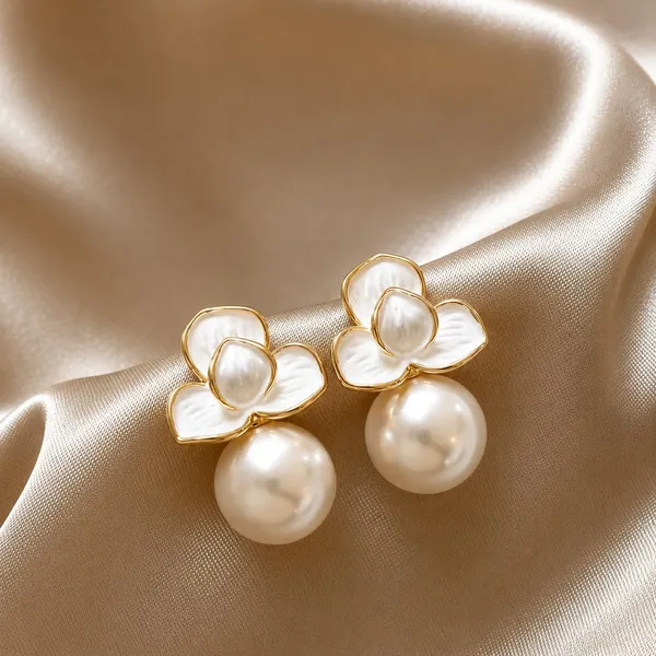 Elegant_White_Floral_Pearl_Drop_Earrings_For_Women_Gold_Tone_Flower_Stud_Earrings_With_Large_Faux_Pearl_Drops_Chic_Minimal_Fashion_Jewellery_For_Party_Wedding_Festive_And_Special_Occasion_Wear