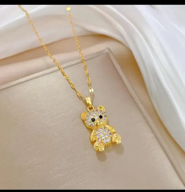 Gold_Alloy_Pendant_Necklace_For_Women