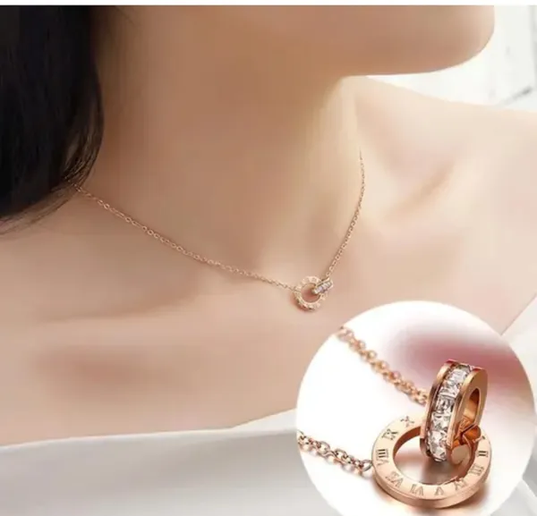 Gold_Alloy_Pendant_Necklace_For_Women