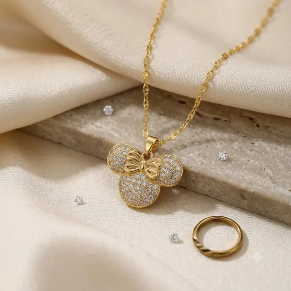 Gold_Alloy_Pendant_Necklace_For_Women